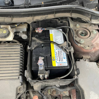 Замена аккумулятора на Mazda 3 II (BL) Рестайлинг 2011 - 2013 1.6d (109 л.с.) Замена аккумулятора на Mazda 3 II (BL) Рестайлинг 2011 - 2013 1.6d (109 л.с.)