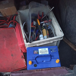 Замена аккумулятора на Mazda 3 I (BK) Рестайлинг 2006 - 2009 1.4 (80 л.с.) Замена аккумулятора на Mazda 3 I (BK) Рестайлинг 2006 - 2009 1.4 (80 л.с.)