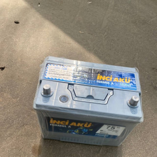 Замена аккумулятора на Toyota Sienta II 2015 - 2018 1.5 (110 л.с.) Замена аккумулятора на Toyota Sienta II 2015 - 2018 1.5 (110 л.с.)