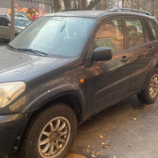 Замена аккумулятора на Toyota RAV 4 II (XA20) 2000 - 2003 2.0 (150 л.с.) Замена аккумулятора на Toyota RAV 4 II (XA20) 2000 - 2003 2.0 (150 л.с.)