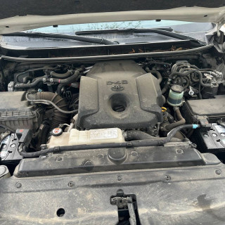 Замена аккумулятора на Toyota Land Cruiser Prado 150 Series Рестайлинг 2 2017 - 2020 2.8d 177 л.c.  Замена аккумулятора на Toyota Land Cruiser Prado 150 Series Рестайлинг 2 2017 - 2020 2.8d 177 л.c.