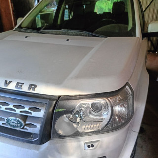 Замена аккумулятора на Land Rover Freelander II Рестайлинг 2 2012 - 2014 2.2d (150 л.с.) Замена аккумулятора на Land Rover Freelander II Рестайлинг 2 2012 - 2014 2.2d (150 л.с.)